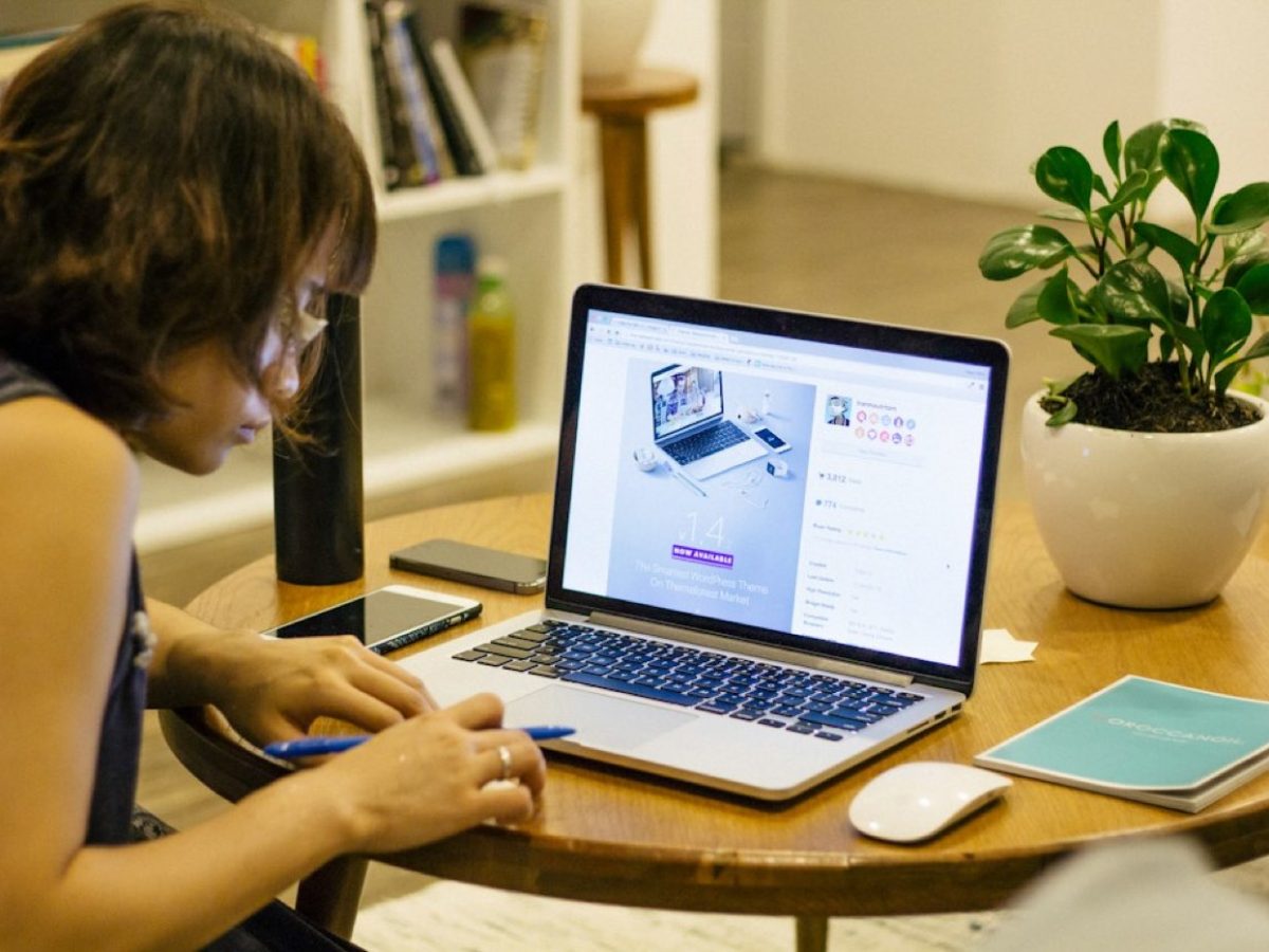 Best online TEFL courses compared: CELTA vs CertTESOL