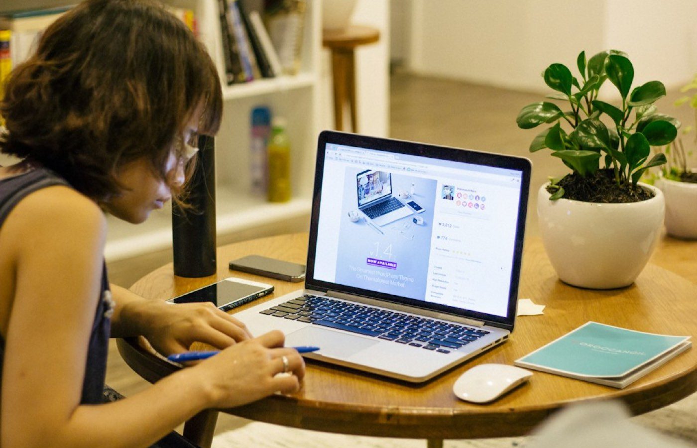 Best online TEFL courses compared: CELTA vs CertTESOL