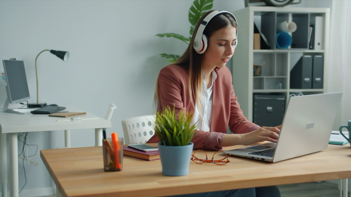Online English Teaching Tools and Platforms Guide