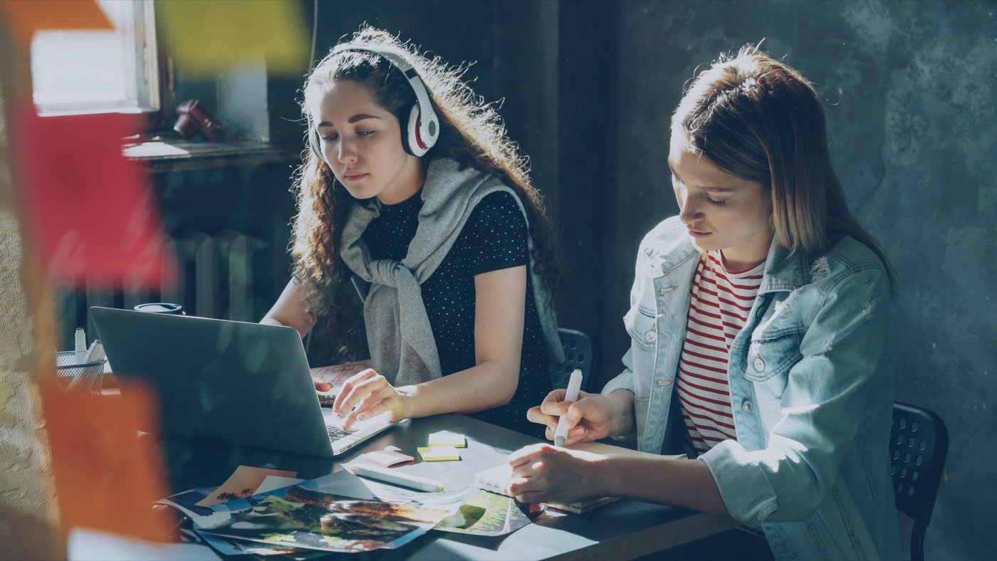 How to teach English online: routes, requirements, pay and setup