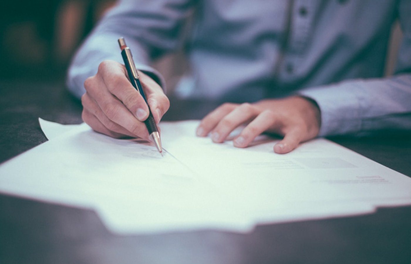 ESL teaching contract red flags