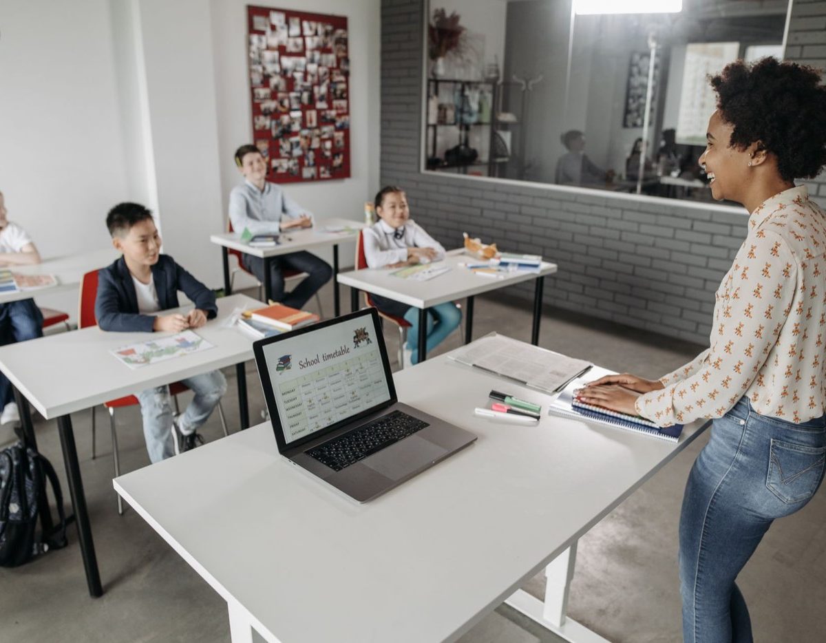 Online TEFL vs In-class TEFL: key differences