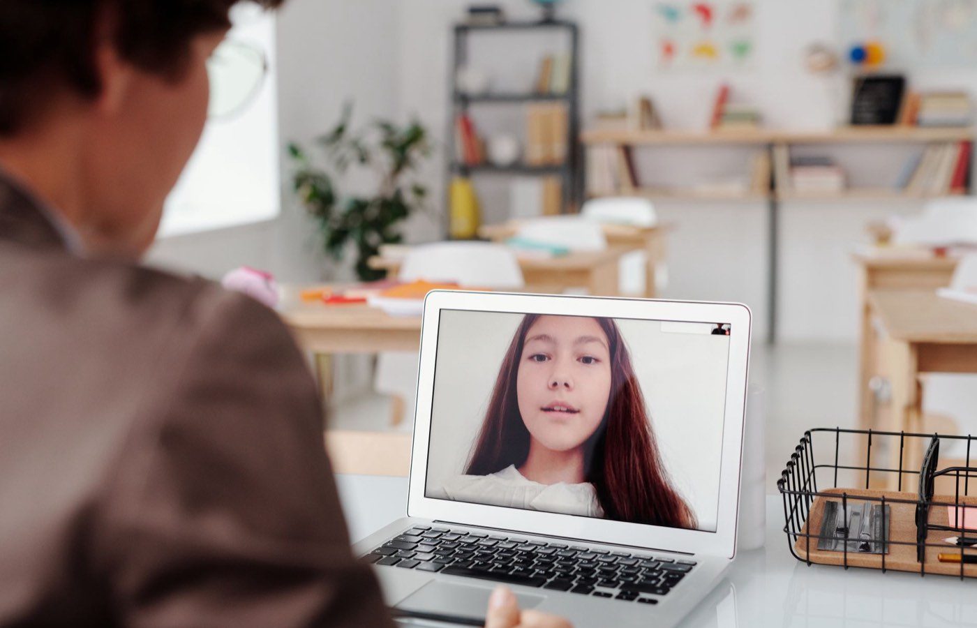 Best Time to Apply for Teaching Jobs Abroad